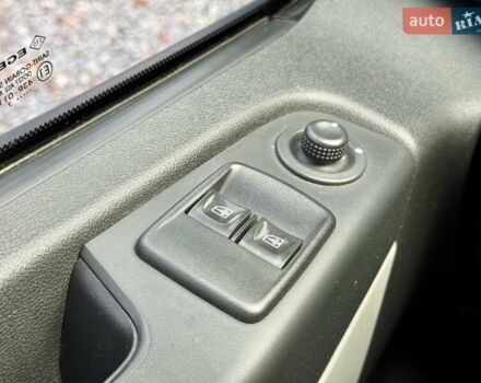 Черный Рено Трафик, объемом двигателя 1.6 л и пробегом 212 тыс. км за 13800 $, фото 17 на Automoto.ua