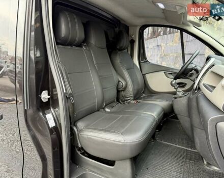 Черный Рено Трафик, объемом двигателя 1.6 л и пробегом 212 тыс. км за 13800 $, фото 9 на Automoto.ua