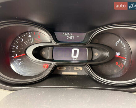 Черный Рено Трафик, объемом двигателя 1.6 л и пробегом 256 тыс. км за 17600 $, фото 22 на Automoto.ua