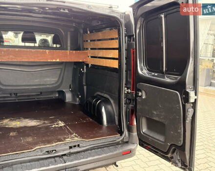 Черный Рено Трафик, объемом двигателя 1.6 л и пробегом 256 тыс. км за 17600 $, фото 25 на Automoto.ua