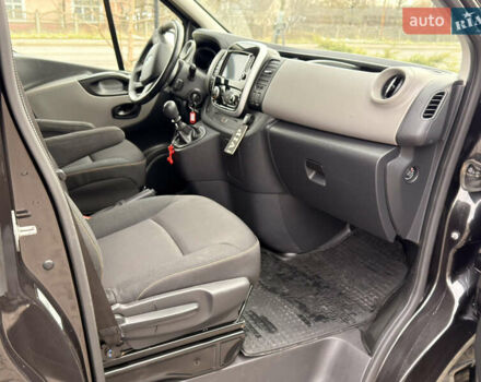 Черный Рено Трафик, объемом двигателя 1.6 л и пробегом 256 тыс. км за 17600 $, фото 13 на Automoto.ua