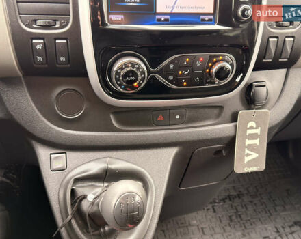 Черный Рено Трафик, объемом двигателя 1.6 л и пробегом 256 тыс. км за 17600 $, фото 23 на Automoto.ua