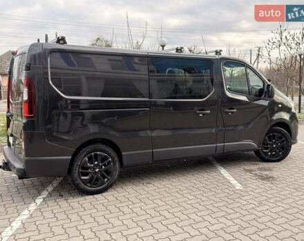 Черный Рено Трафик, объемом двигателя 1.6 л и пробегом 256 тыс. км за 17600 $, фото 3 на Automoto.ua