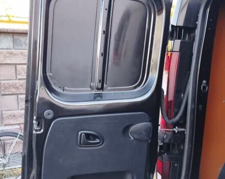 Черный Рено Трафик, объемом двигателя 1.6 л и пробегом 172 тыс. км за 17800 $, фото 14 на Automoto.ua