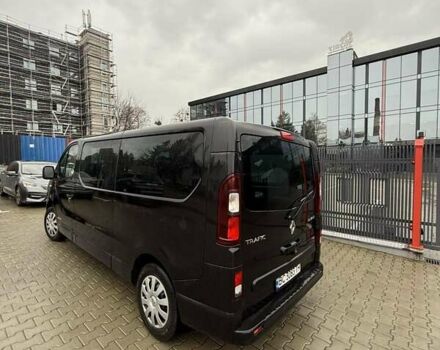 Черный Рено Трафик, объемом двигателя 1.6 л и пробегом 295 тыс. км за 19000 $, фото 2 на Automoto.ua