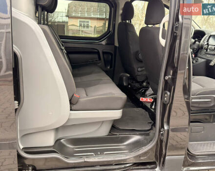 Черный Рено Трафик, объемом двигателя 1.6 л и пробегом 256 тыс. км за 17600 $, фото 11 на Automoto.ua