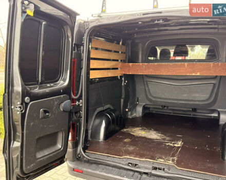 Черный Рено Трафик, объемом двигателя 1.6 л и пробегом 256 тыс. км за 17600 $, фото 26 на Automoto.ua