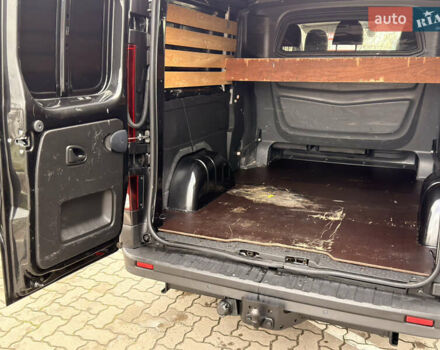 Черный Рено Трафик, объемом двигателя 1.6 л и пробегом 256 тыс. км за 17600 $, фото 27 на Automoto.ua