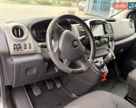 Черный Рено Трафик, объемом двигателя 1.6 л и пробегом 256 тыс. км за 17600 $, фото 18 на Automoto.ua