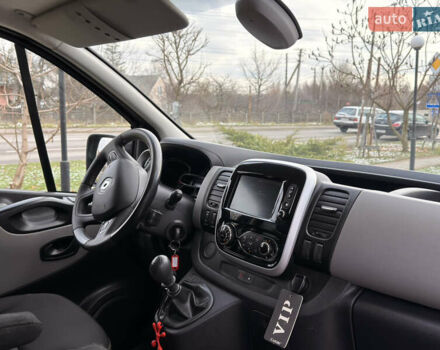 Черный Рено Трафик, объемом двигателя 1.6 л и пробегом 256 тыс. км за 17600 $, фото 14 на Automoto.ua