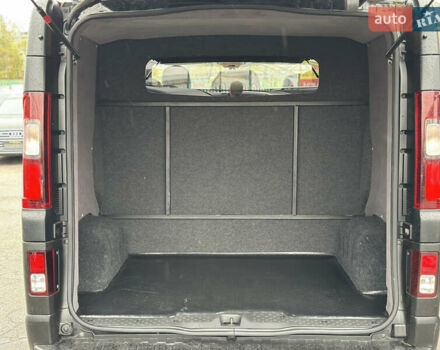 Черный Рено Трафик, объемом двигателя 1.6 л и пробегом 214 тыс. км за 16300 $, фото 11 на Automoto.ua