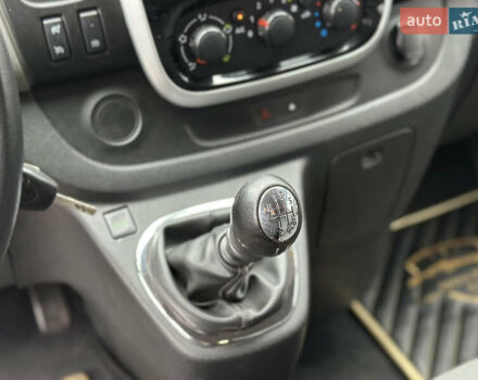 Черный Рено Трафик, объемом двигателя 1.6 л и пробегом 214 тыс. км за 16300 $, фото 29 на Automoto.ua