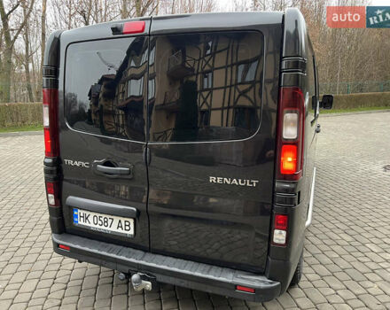 Черный Рено Трафик, объемом двигателя 1.6 л и пробегом 265 тыс. км за 19700 $, фото 3 на Automoto.ua