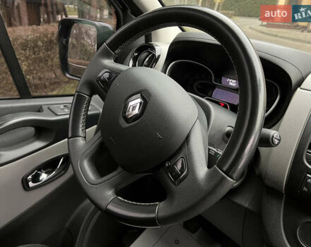 Черный Рено Трафик, объемом двигателя 1.6 л и пробегом 265 тыс. км за 19700 $, фото 31 на Automoto.ua