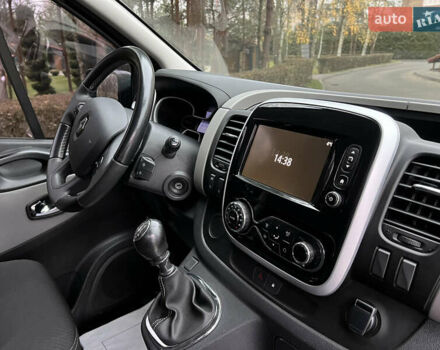 Черный Рено Трафик, объемом двигателя 1.6 л и пробегом 265 тыс. км за 19700 $, фото 41 на Automoto.ua