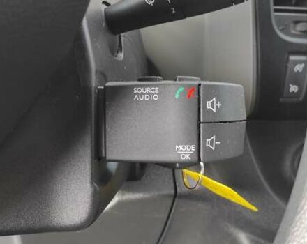 Чорний Рено Трафік, об'ємом двигуна 1.6 л та пробігом 227 тис. км за 18800 $, фото 31 на Automoto.ua