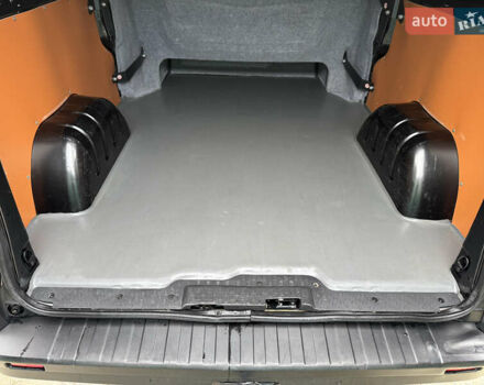 Черный Рено Трафик, объемом двигателя 1.6 л и пробегом 210 тыс. км за 19800 $, фото 24 на Automoto.ua