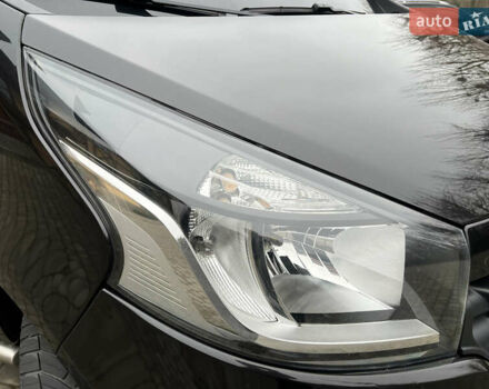 Черный Рено Трафик, объемом двигателя 1.6 л и пробегом 265 тыс. км за 19700 $, фото 4 на Automoto.ua