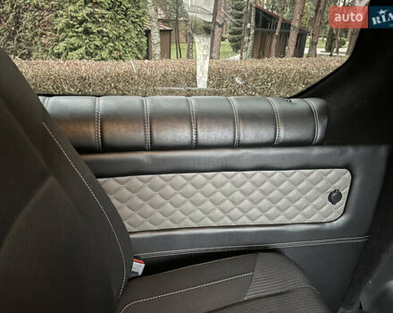 Черный Рено Трафик, объемом двигателя 1.6 л и пробегом 265 тыс. км за 19700 $, фото 56 на Automoto.ua