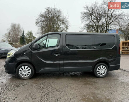 Черный Рено Трафик, объемом двигателя 2 л и пробегом 200 тыс. км за 21500 $, фото 1 на Automoto.ua