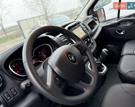 Черный Рено Трафик, объемом двигателя 2 л и пробегом 200 тыс. км за 21500 $, фото 16 на Automoto.ua