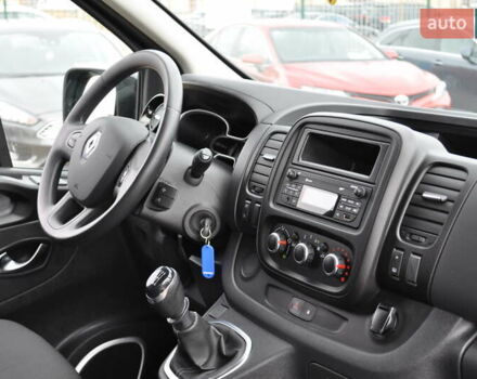 Черный Рено Трафик, объемом двигателя 2 л и пробегом 166 тыс. км за 27800 $, фото 65 на Automoto.ua