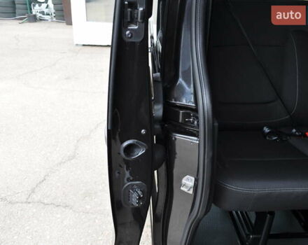 Черный Рено Трафик, объемом двигателя 2 л и пробегом 166 тыс. км за 27800 $, фото 34 на Automoto.ua