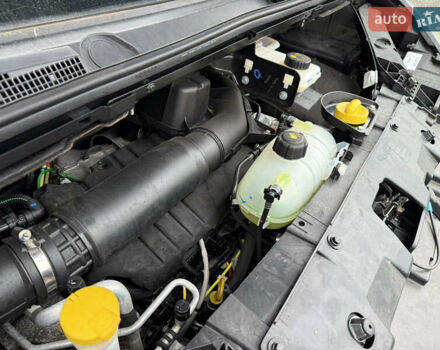 Черный Рено Трафик, объемом двигателя 2 л и пробегом 200 тыс. км за 21500 $, фото 21 на Automoto.ua