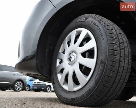 Черный Рено Трафик, объемом двигателя 2 л и пробегом 166 тыс. км за 27800 $, фото 14 на Automoto.ua