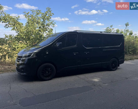 Черный Рено Трафик, объемом двигателя 2 л и пробегом 105 тыс. км за 30000 $, фото 2 на Automoto.ua