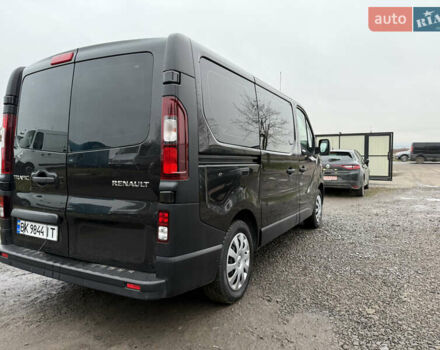 Черный Рено Трафик, объемом двигателя 2 л и пробегом 200 тыс. км за 21500 $, фото 4 на Automoto.ua