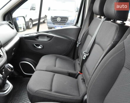 Черный Рено Трафик, объемом двигателя 2 л и пробегом 166 тыс. км за 27800 $, фото 49 на Automoto.ua