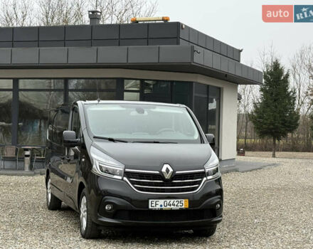 Чорний Рено Трафік, об'ємом двигуна 2 л та пробігом 250 тис. км за 29900 $, фото 1 на Automoto.ua