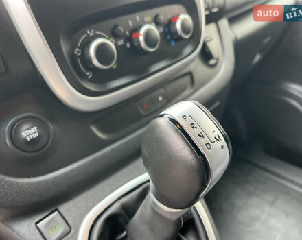 Чорний Рено Трафік, об'ємом двигуна 2 л та пробігом 16 тис. км за 34500 $, фото 23 на Automoto.ua