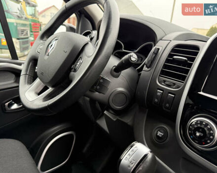 Чорний Рено Трафік, об'ємом двигуна 2 л та пробігом 250 тис. км за 29900 $, фото 17 на Automoto.ua