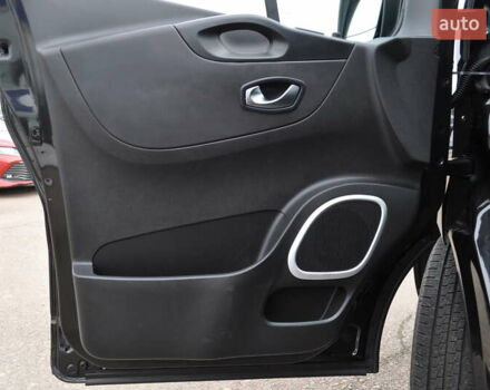 Черный Рено Трафик, объемом двигателя 2 л и пробегом 166 тыс. км за 27800 $, фото 59 на Automoto.ua