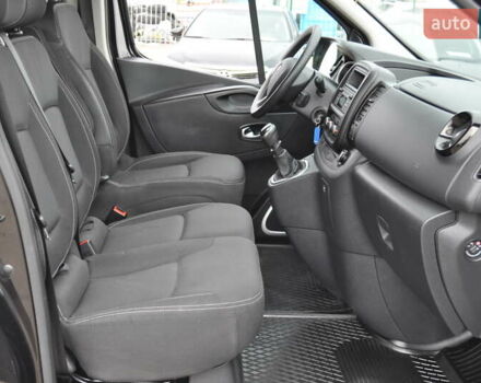 Черный Рено Трафик, объемом двигателя 2 л и пробегом 166 тыс. км за 27800 $, фото 63 на Automoto.ua