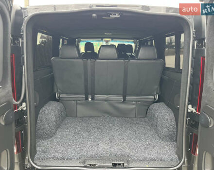 Чорний Рено Трафік, об'ємом двигуна 2 л та пробігом 16 тис. км за 34500 $, фото 28 на Automoto.ua