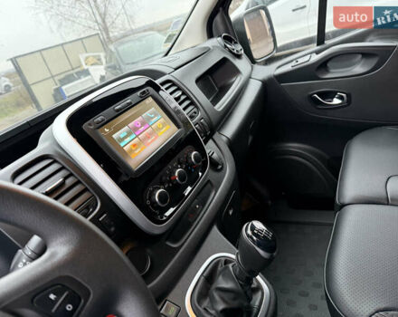 Черный Рено Трафик, объемом двигателя 2 л и пробегом 200 тыс. км за 21500 $, фото 17 на Automoto.ua