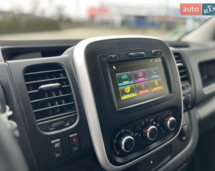 Чорний Рено Трафік, об'ємом двигуна 2 л та пробігом 16 тис. км за 34500 $, фото 26 на Automoto.ua