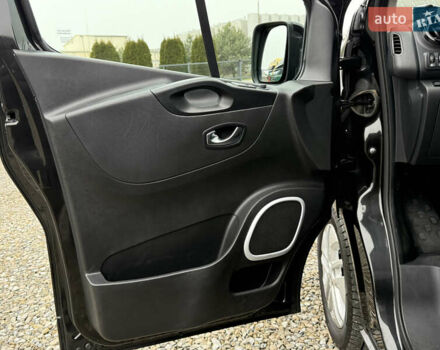 Чорний Рено Трафік, об'ємом двигуна 2 л та пробігом 250 тис. км за 29900 $, фото 46 на Automoto.ua