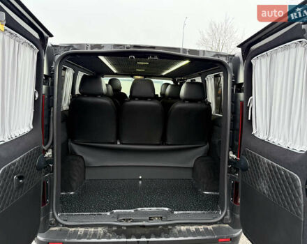Чорний Рено Трафік, об'ємом двигуна 2 л та пробігом 237 тис. км за 21000 $, фото 12 на Automoto.ua