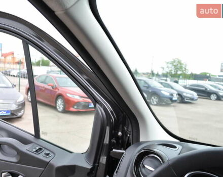 Черный Рено Трафик, объемом двигателя 2 л и пробегом 166 тыс. км за 27800 $, фото 58 на Automoto.ua