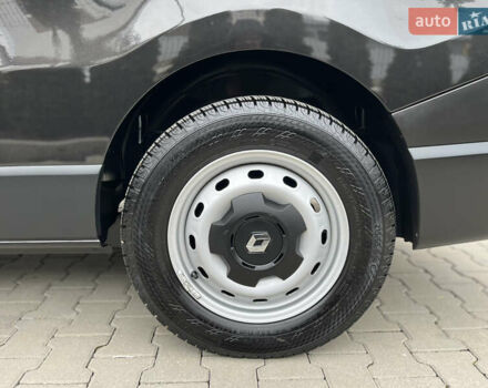 Чорний Рено Трафік, об'ємом двигуна 2 л та пробігом 16 тис. км за 34500 $, фото 7 на Automoto.ua