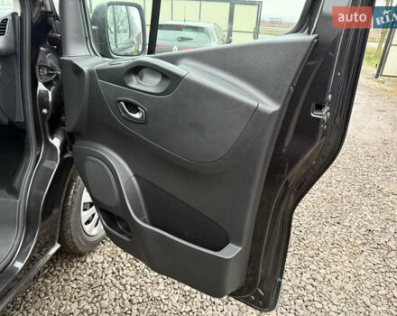 Чорний Рено Трафік, об'ємом двигуна 2 л та пробігом 237 тис. км за 21000 $, фото 8 на Automoto.ua