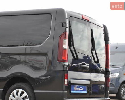 Черный Рено Трафик, объемом двигателя 2 л и пробегом 166 тыс. км за 27800 $, фото 9 на Automoto.ua