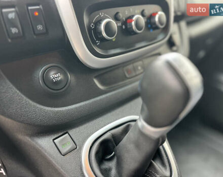 Чорний Рено Трафік, об'ємом двигуна 2 л та пробігом 16 тис. км за 34500 $, фото 25 на Automoto.ua