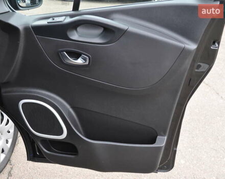 Черный Рено Трафик, объемом двигателя 2 л и пробегом 166 тыс. км за 27800 $, фото 66 на Automoto.ua