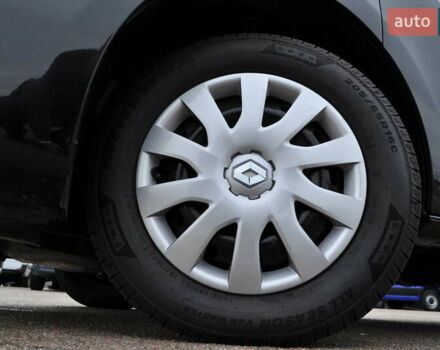 Черный Рено Трафик, объемом двигателя 2 л и пробегом 166 тыс. км за 27800 $, фото 13 на Automoto.ua