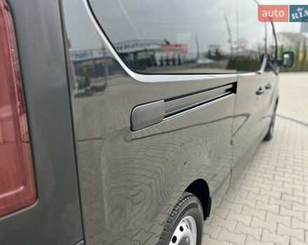 Чорний Рено Трафік, об'ємом двигуна 2 л та пробігом 16 тис. км за 34500 $, фото 16 на Automoto.ua